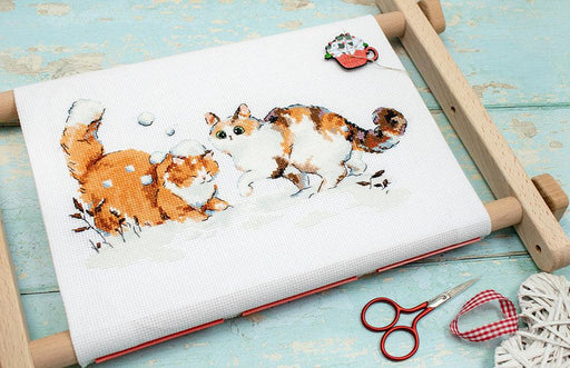 LetiStitch Cross Stitch Kit - Winter Kitties / Chatons d'hiver, L8813 Cross Stitch Kits - HobbyJobby