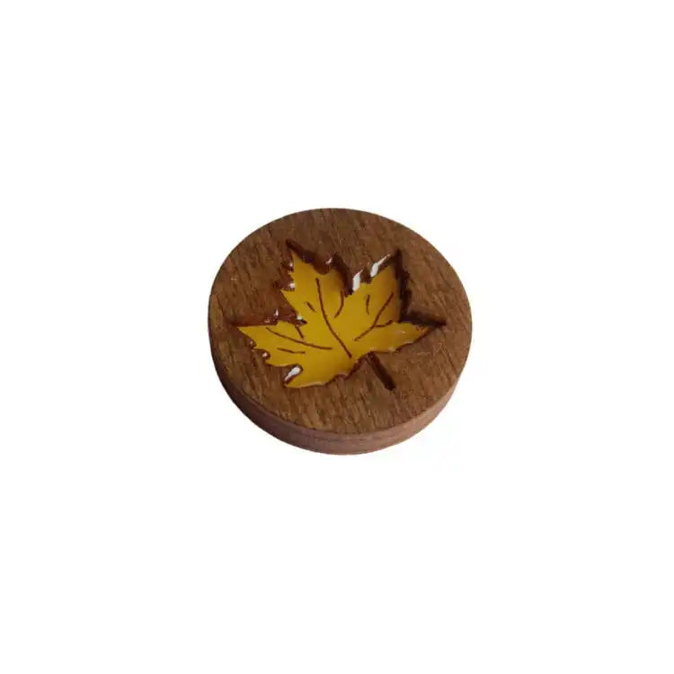 MAGNETIC NEEDLE HOLDER WITH EPOXY RESIN "MAPLE LEAF" KF059/101