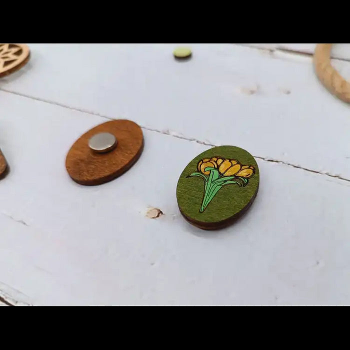 MAGNETIC NEEDLE HOLDER. FLOWERS KF059/204G