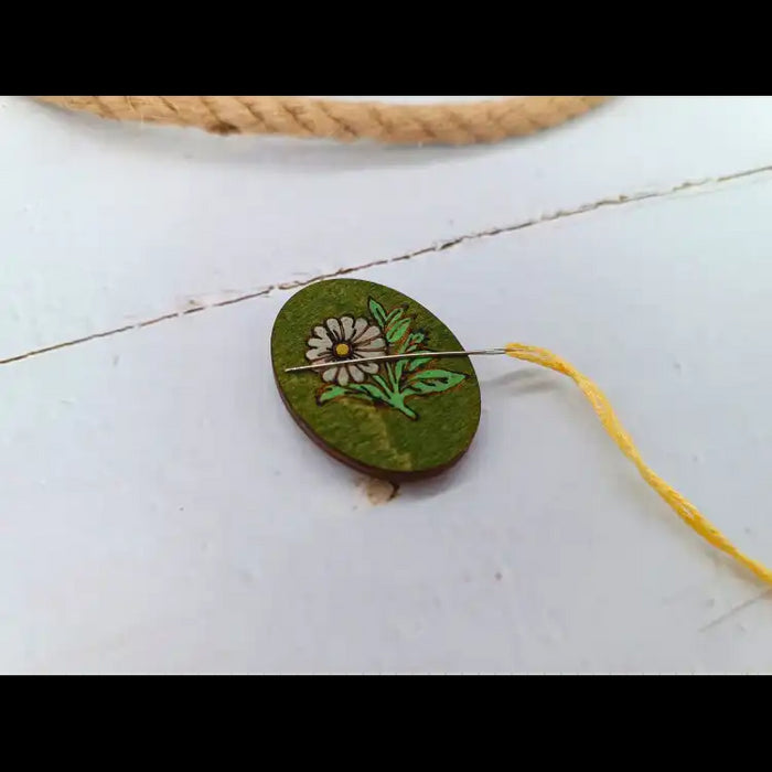 MAGNETIC NEEDLE HOLDER. FLOWERS KF059/205G