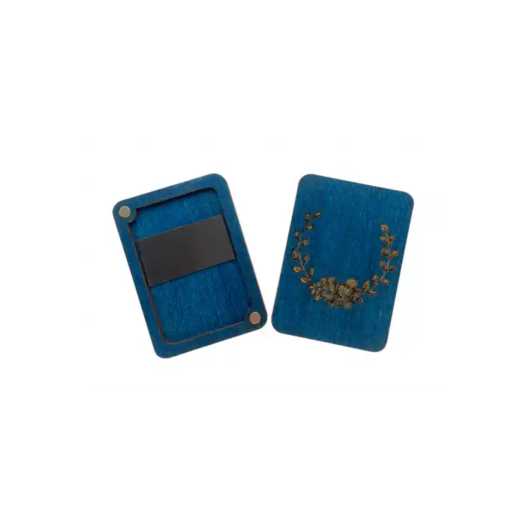 WOODEN NEEDLE CASE "BLUE" KF056/1