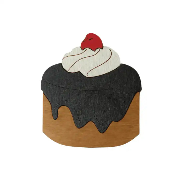 WOODEN NEEDLE CASE "CAKE WITH CHERRY" KF056/91