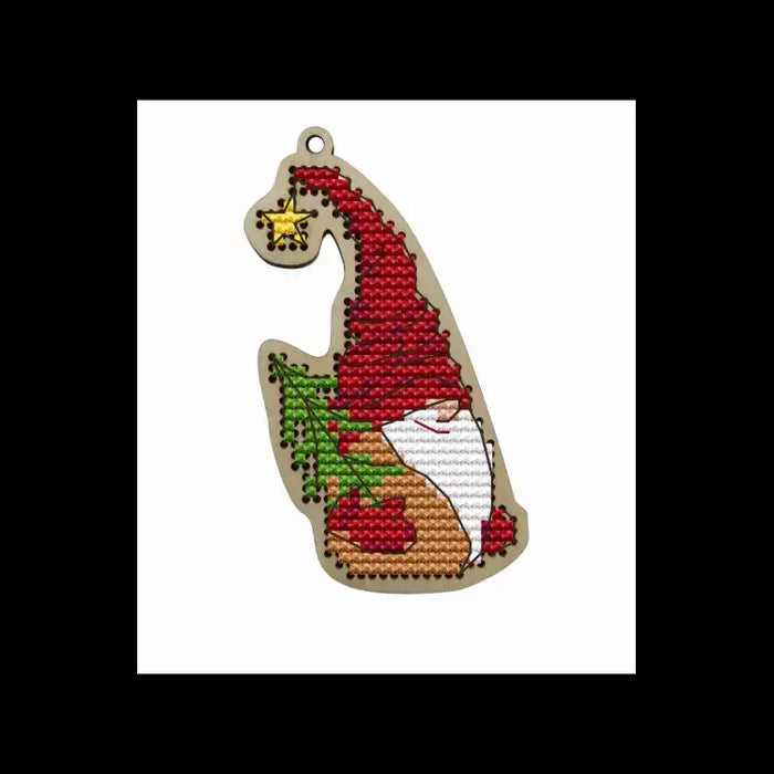 GNOME WITH CHRISTMAS TREE KF022/80