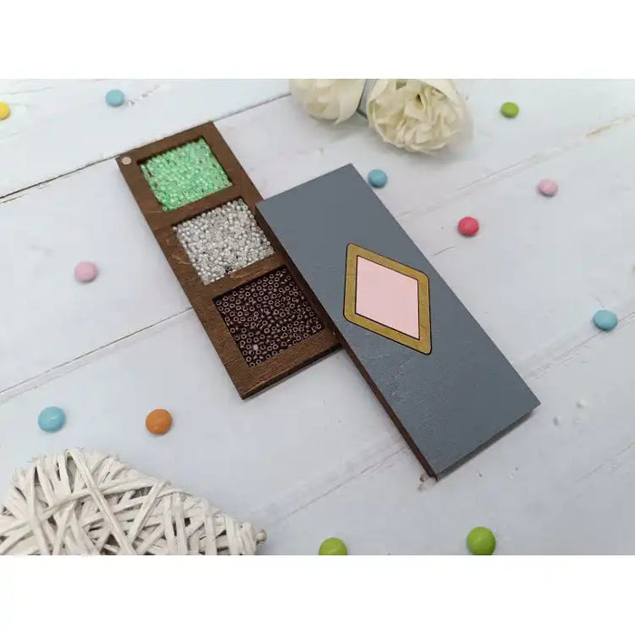 WOODEN BOX FOR BEADS. PINK RHOMBUS KF027/107