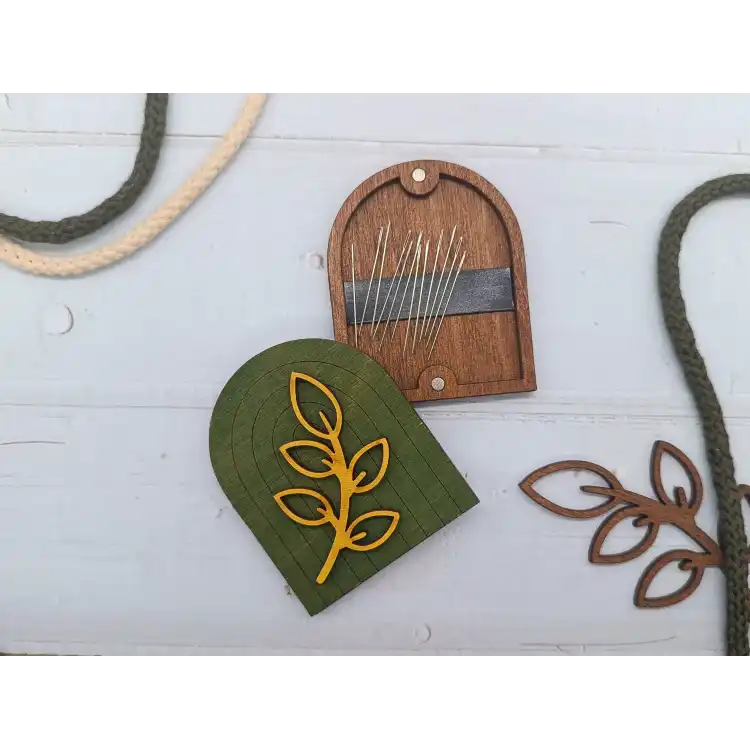 WOODEN NEEDLE CASE. BOHO BROWN KF056/111B